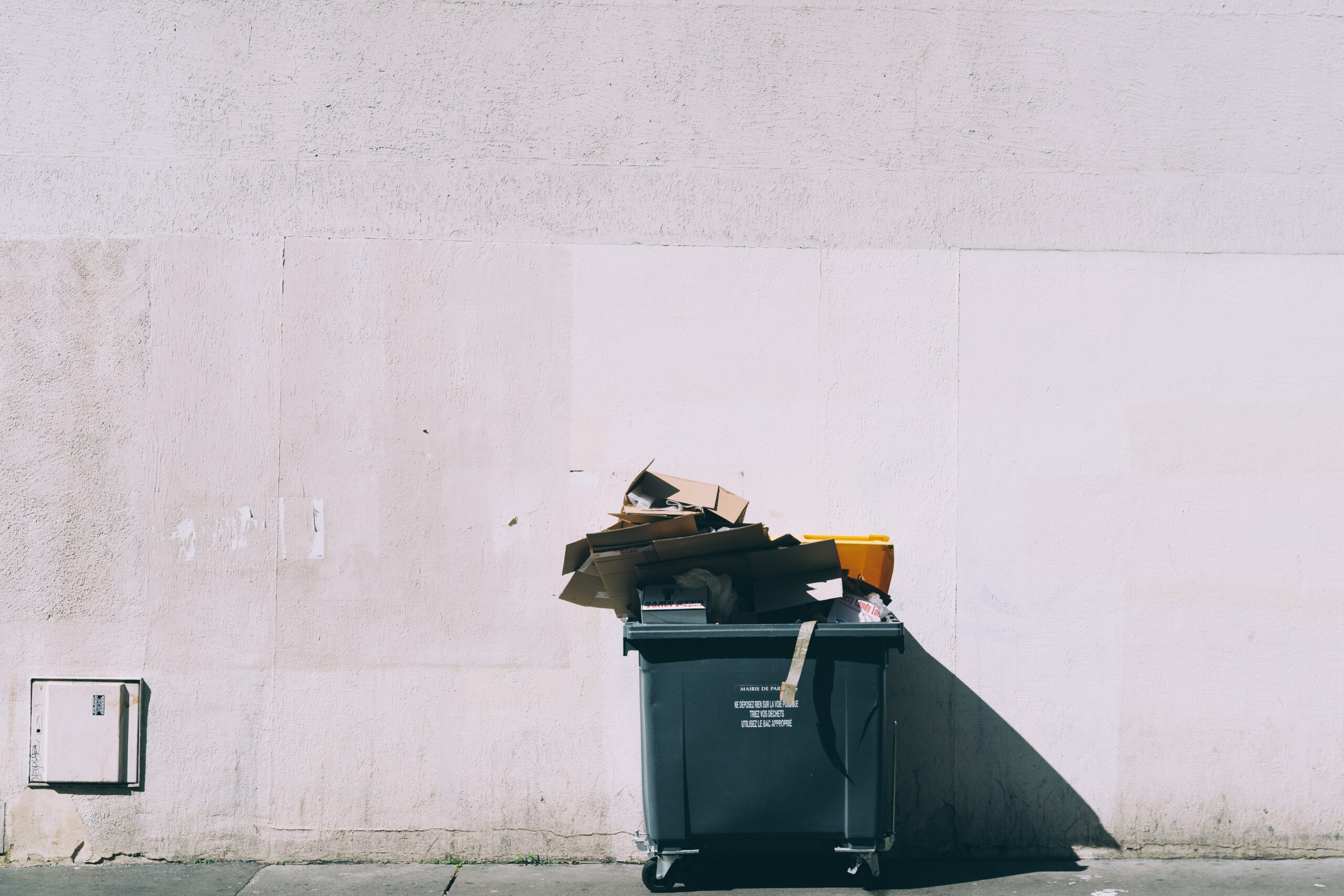 The Social Media Content War of Garbage and Gold